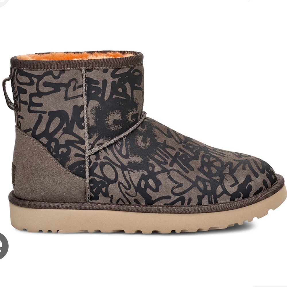 UGG classic street graffiti mini boot